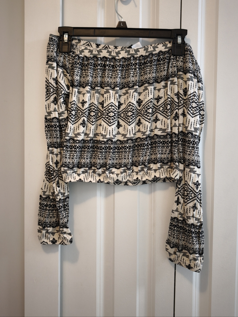 NWOT H&M Off-Shoulder Women's Top